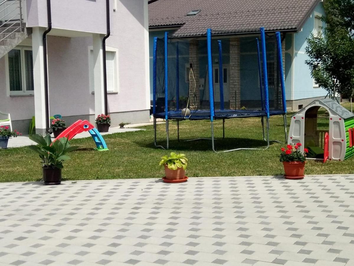 Apartman Karmen Gospic Exterior photo