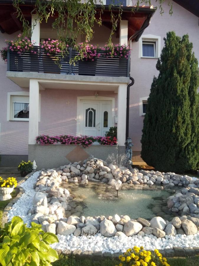 Apartman Karmen Gospic Exterior photo