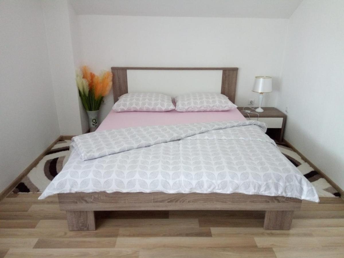 Apartman Karmen Gospic Exterior photo